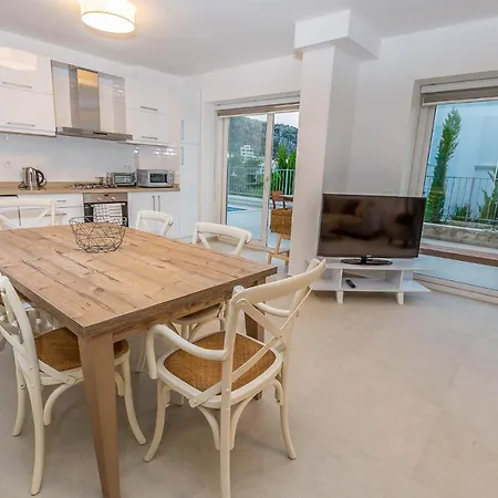 Sleeps 8 With Pool Air Con And Wifi * Kalkan