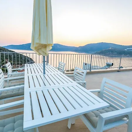 Villa Sleeps 8 With Pool Air Con And Wifi Kalkan
